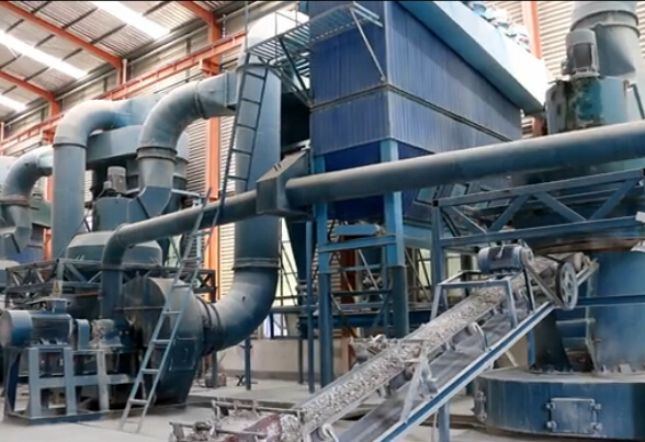 重鈣生產(chǎn)現(xiàn)場(chǎng)